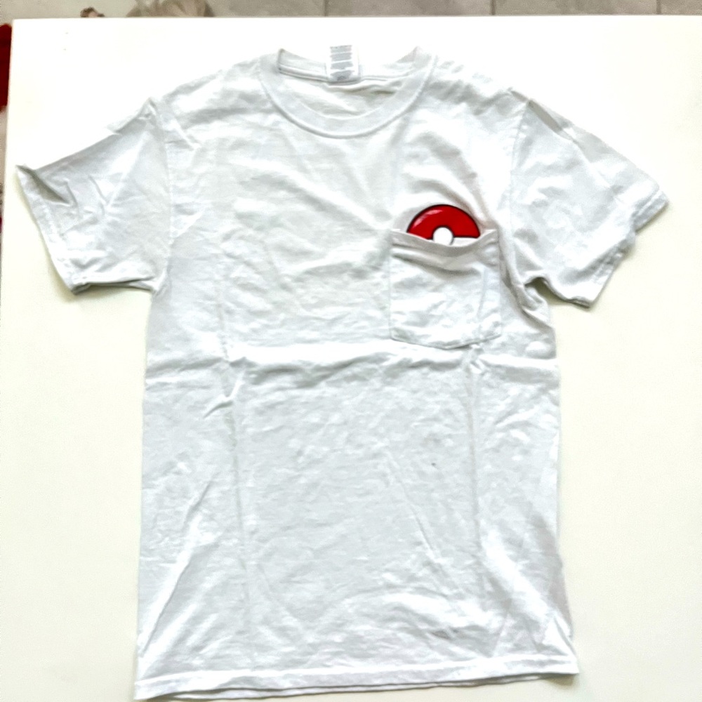 💰4/$25 SALE💰Pokémon Pocket T-shirt